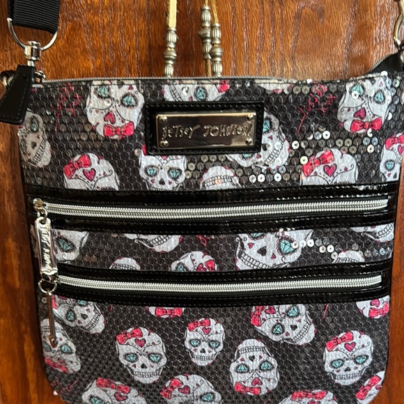 Betsey Johnson Black, pink, turquoise and gray Sequin Skull Bag VINTAGE - Picture 2 of 10